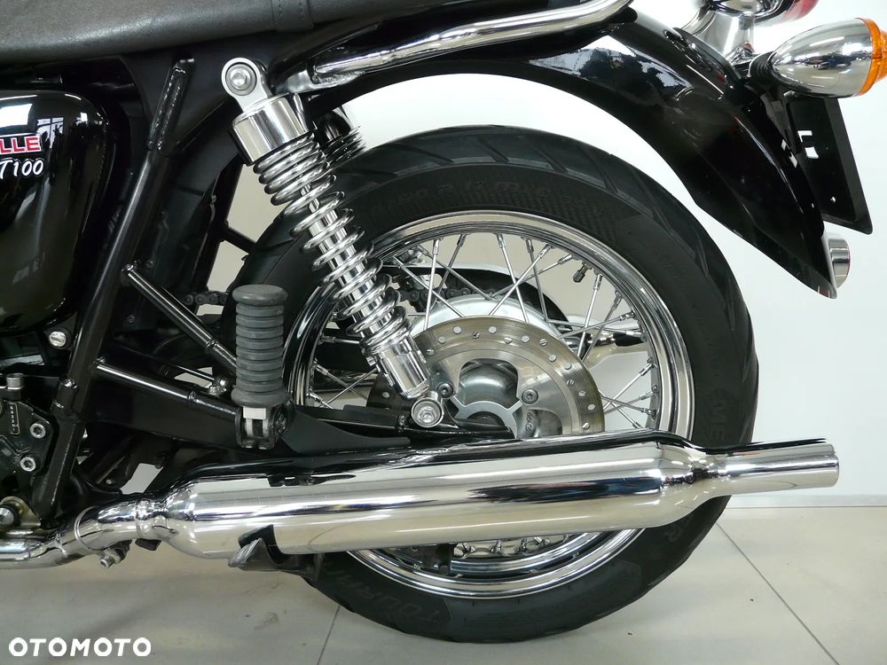 Triumph Bonneville - 8