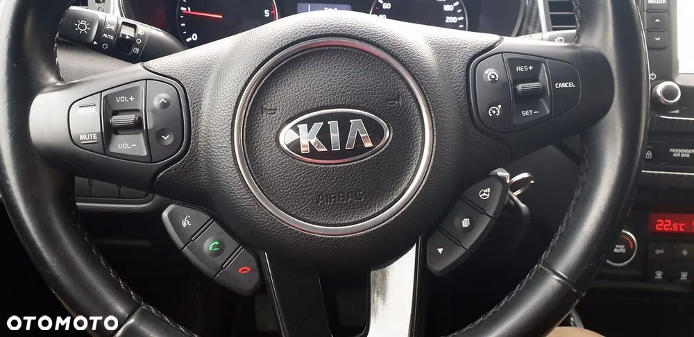 Kia Carens 1.7 CRDi M 7os - 17