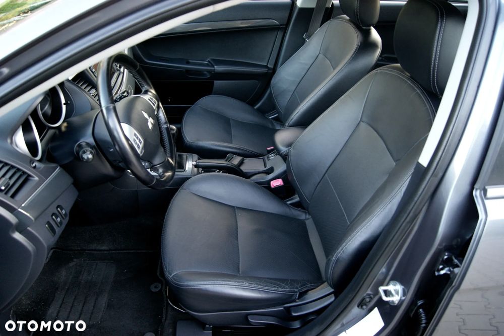 Mitsubishi Lancer 1.8 Intense - 21