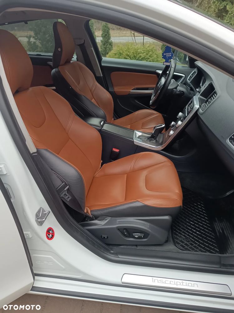 Volvo S60 T5 Drive-E Momentum - 25