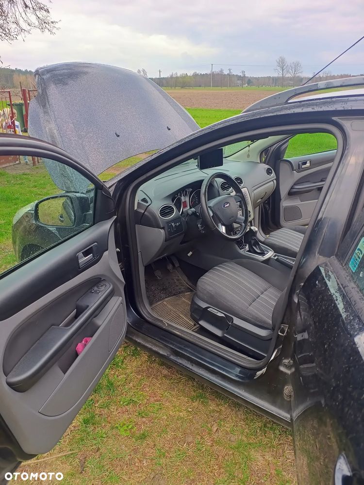 Ford Focus 1.8 TDCi Ambiente - 8