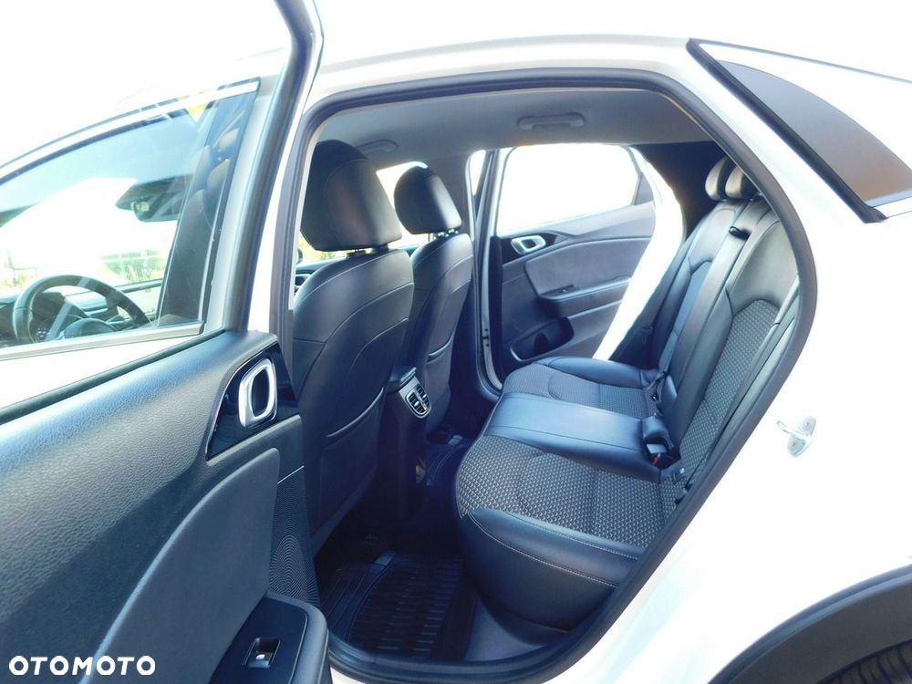 Kia XCeed 1.6 CRDi SCR L Business Line DCT - 12