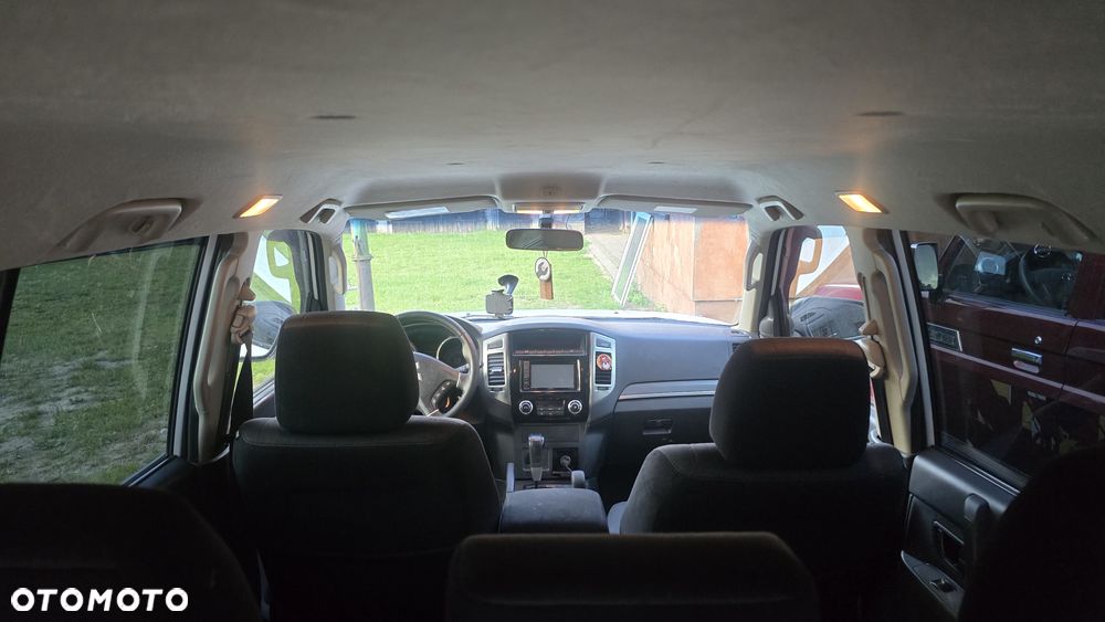 Mitsubishi Pajero - 19