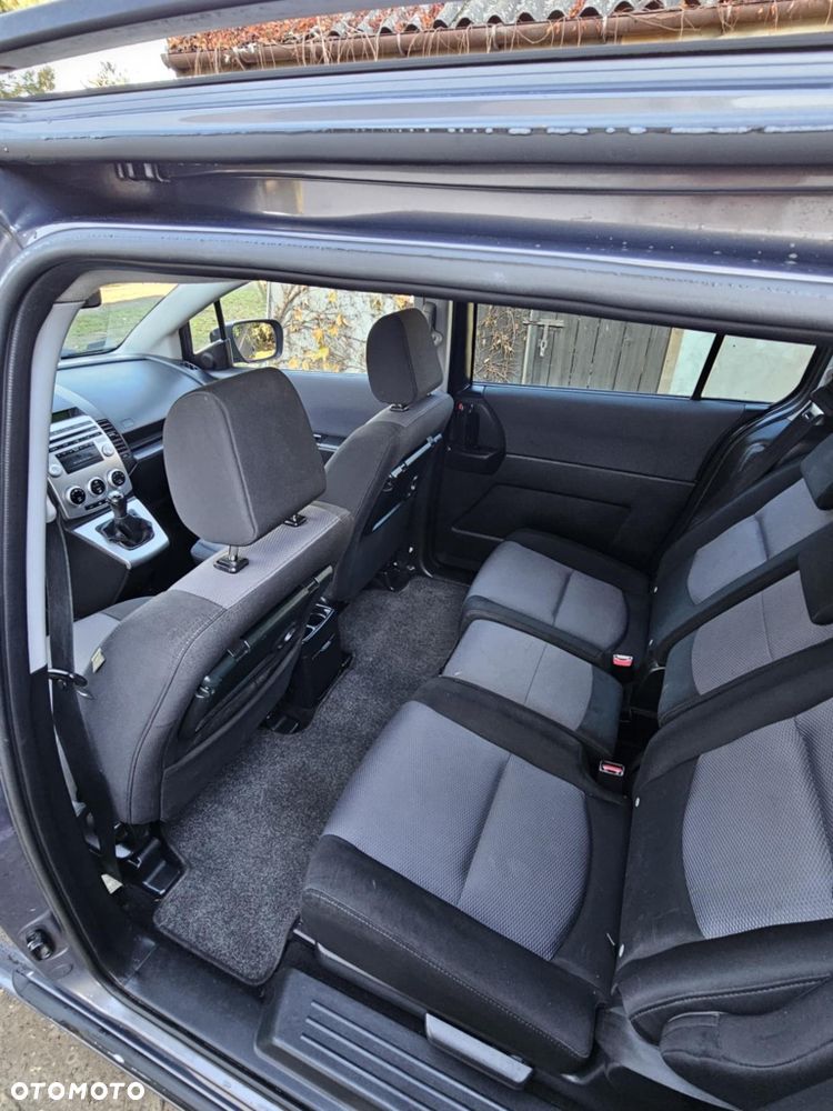 Mazda 5 - 8