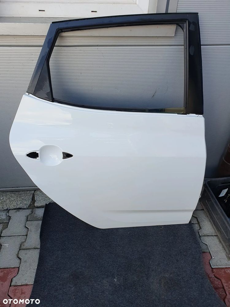 HYUNDAI IX20 DRZWI TYŁ PRAWY 7F
