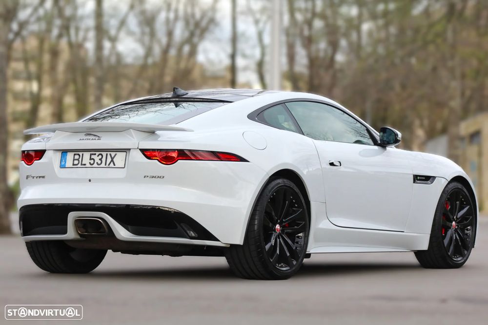 Jaguar F-Type 2.0 i4 R-Dynamic Black - 15