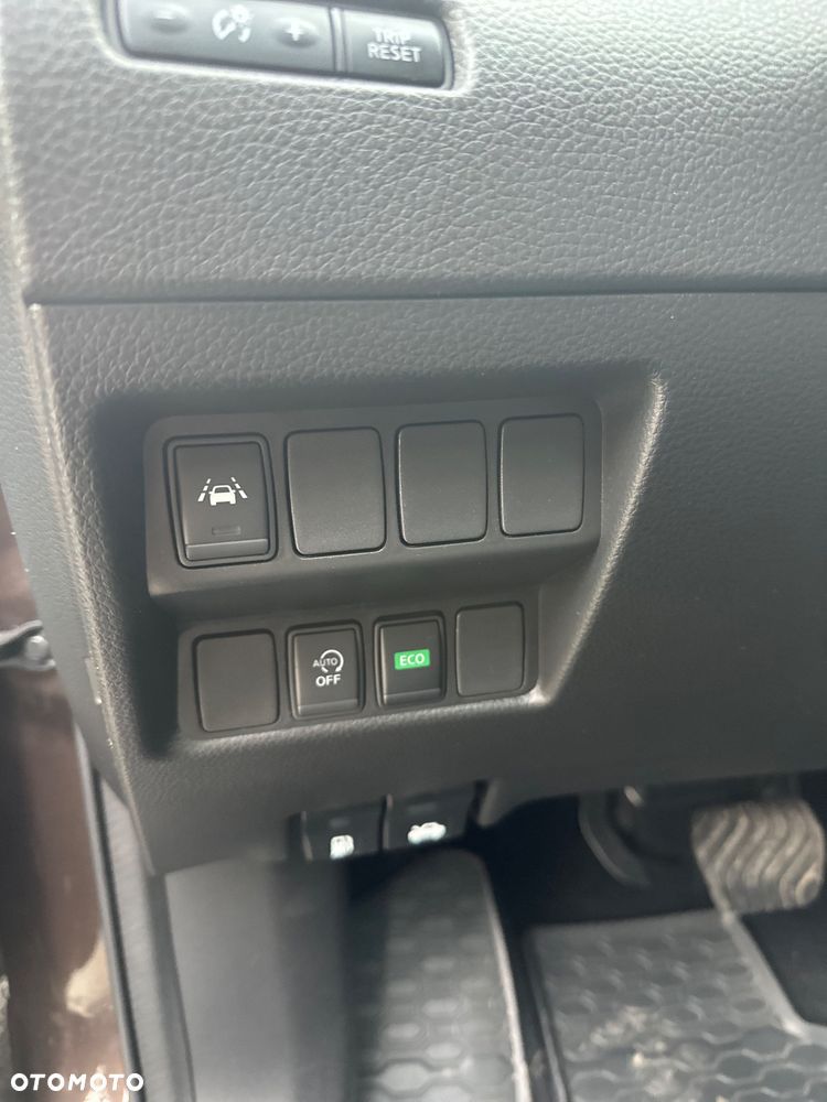 Nissan Qashqai 1.3 DIG-T N-Connecta DCT - 32