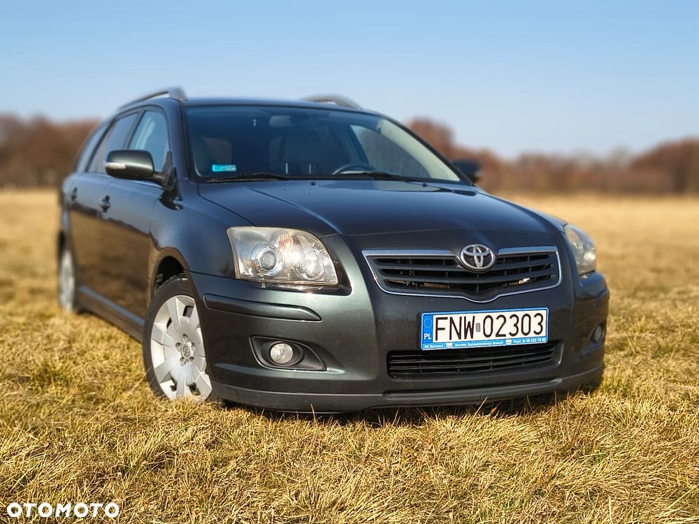 Toyota Avensis 2.0 D-4D Sol - 2