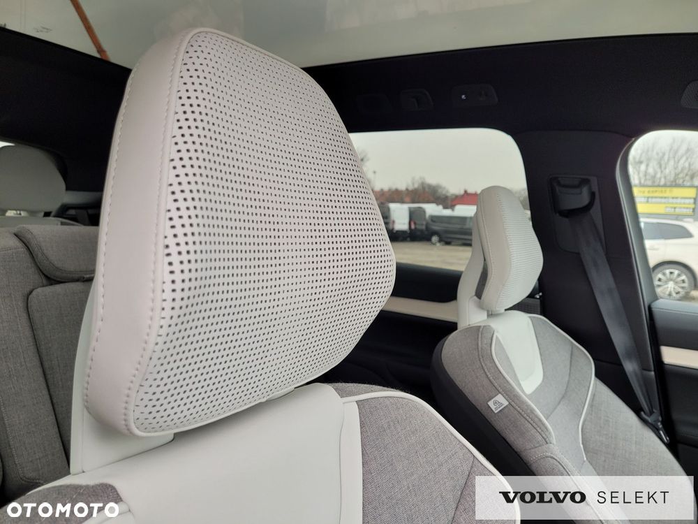 Volvo EX90 - 34