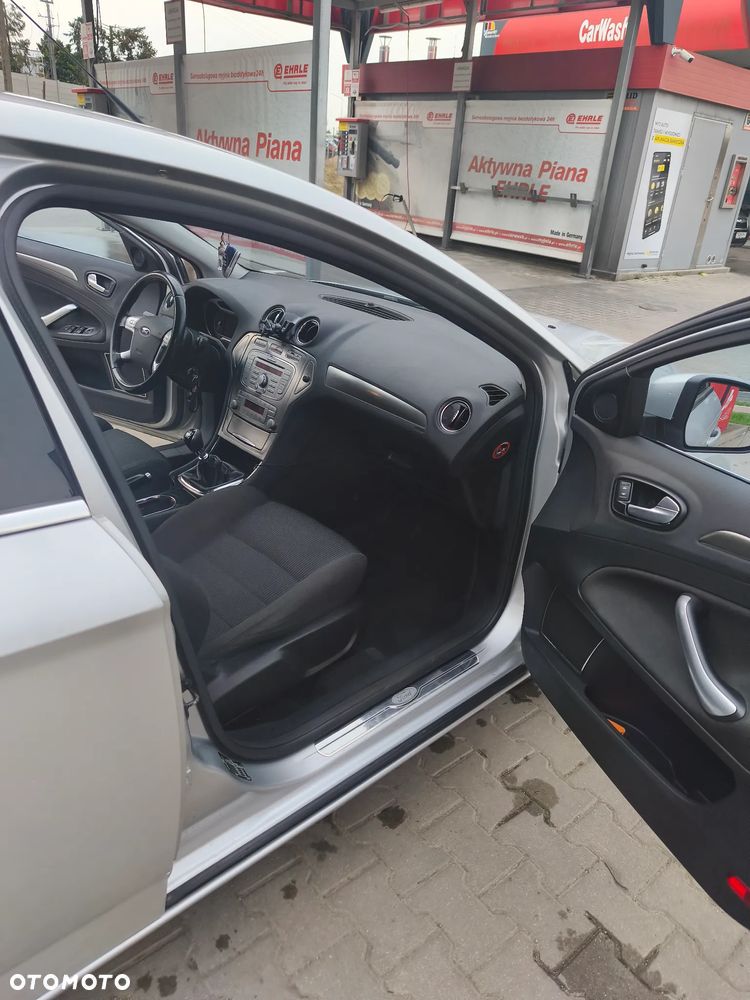 Ford Mondeo 2.0 TDCi Ambiente - 13