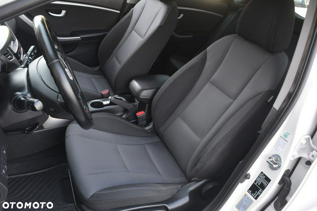 Hyundai i30 1.6 CRDi BlueDrive Go - 15