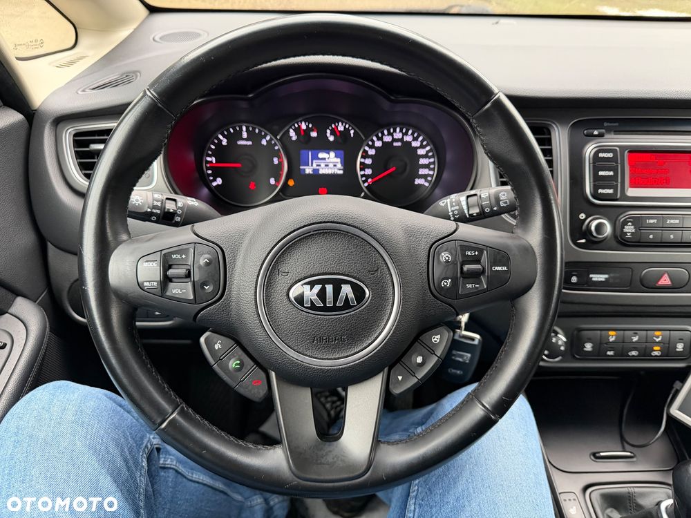 Kia Carens 1.7 CRDi Vision - 27