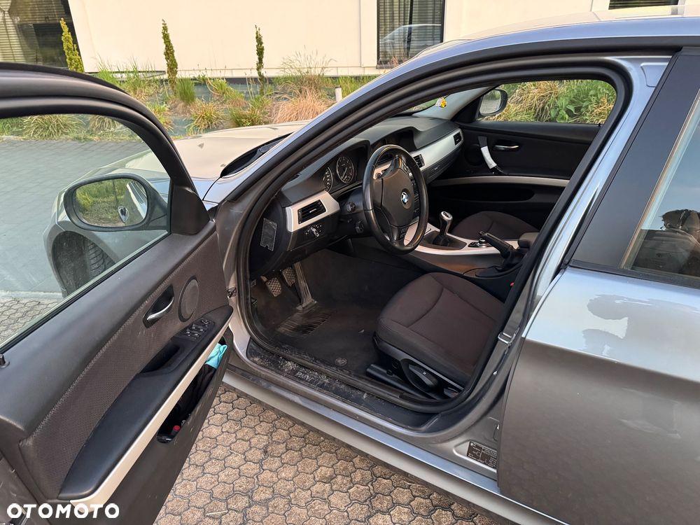 BMW Seria 3 316i - 5