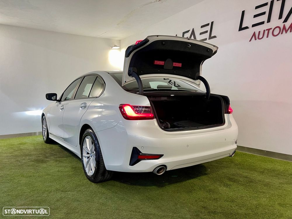 BMW 330 e Corporate Edition Auto - 34