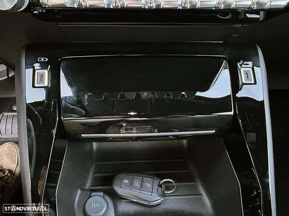 Peugeot e-2008 50 kWh Allure Pack - 37