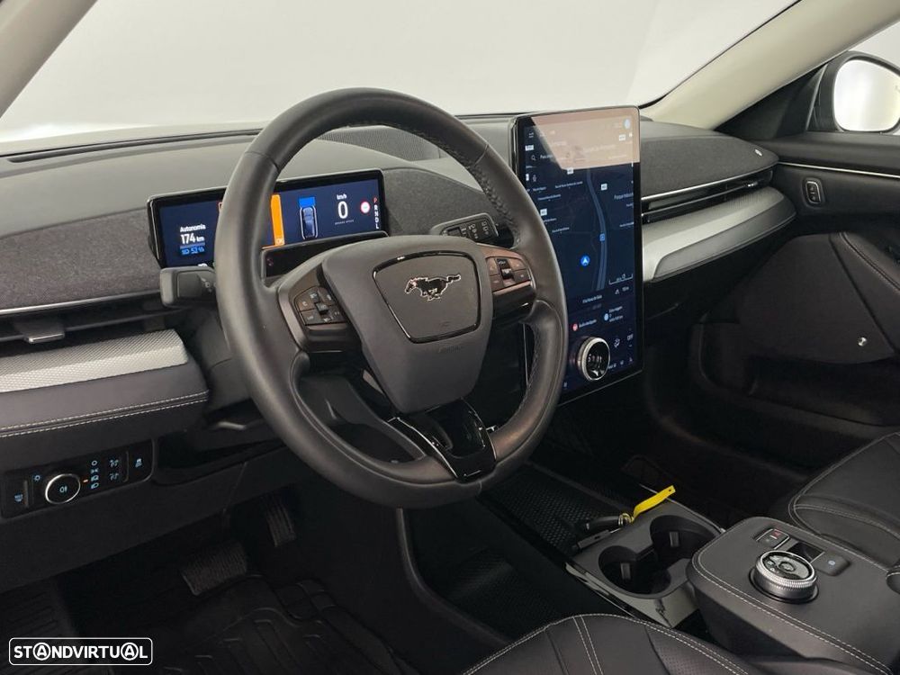 Ford Mustang Mach-E 75.7 kWh Base - 16
