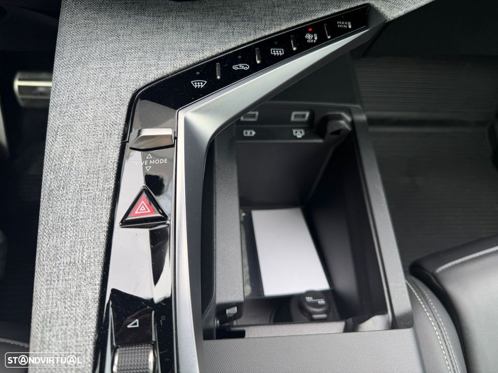 Peugeot E-5008 73 kWh GT - 41