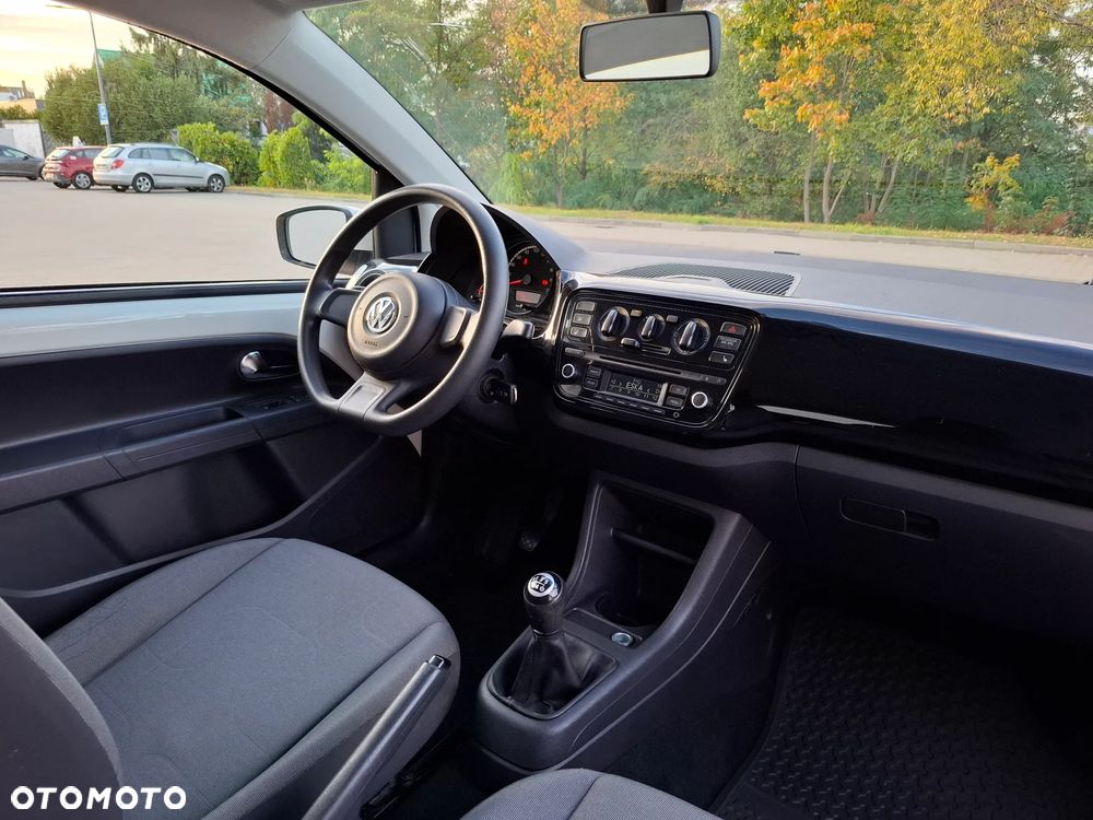 Volkswagen up! United - 32