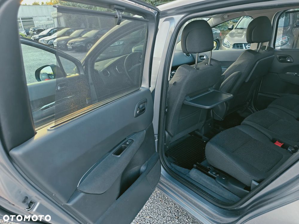 Peugeot 5008 - 14