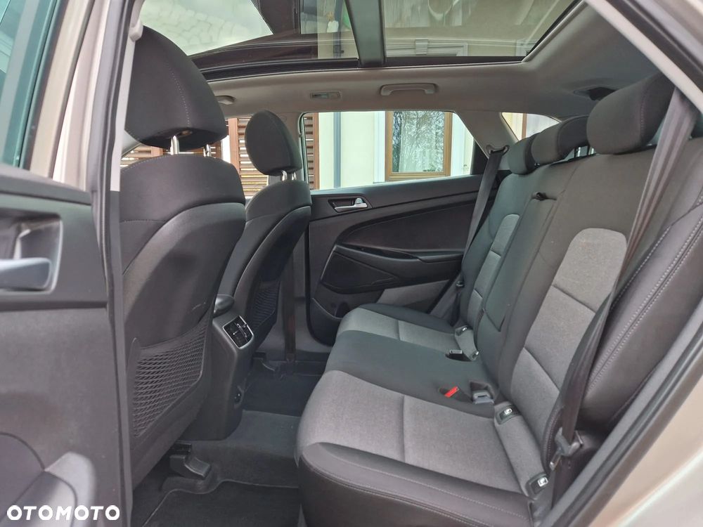 Hyundai Tucson 1.6 CRDi Comfort 2WD - 24