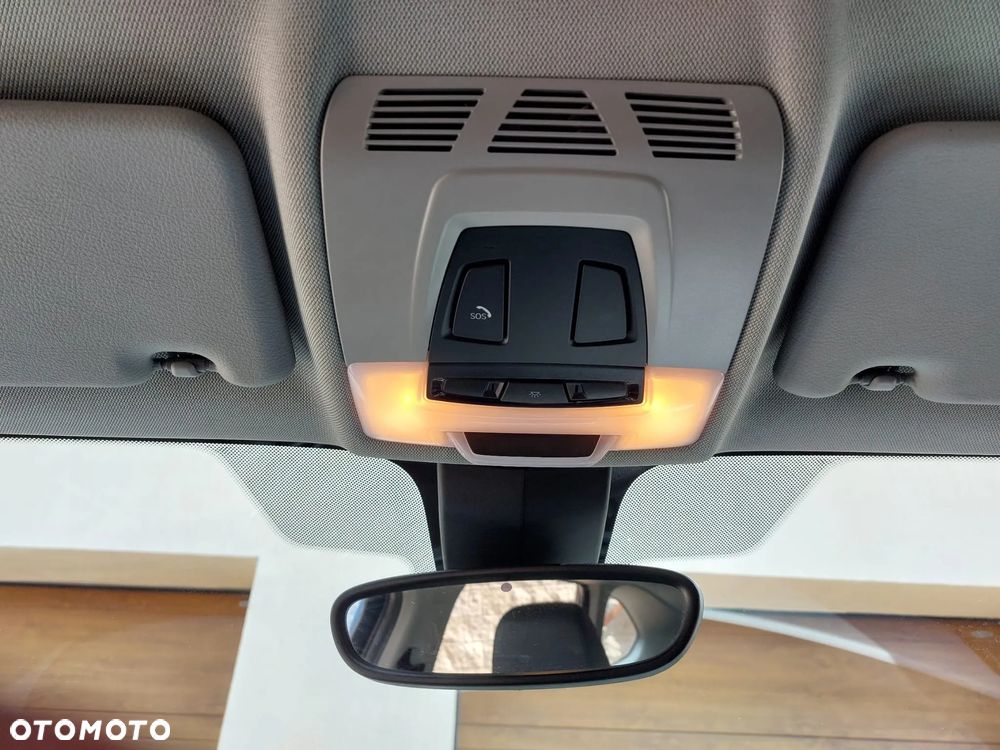 BMW X1 sDrive18i Advantage - 24