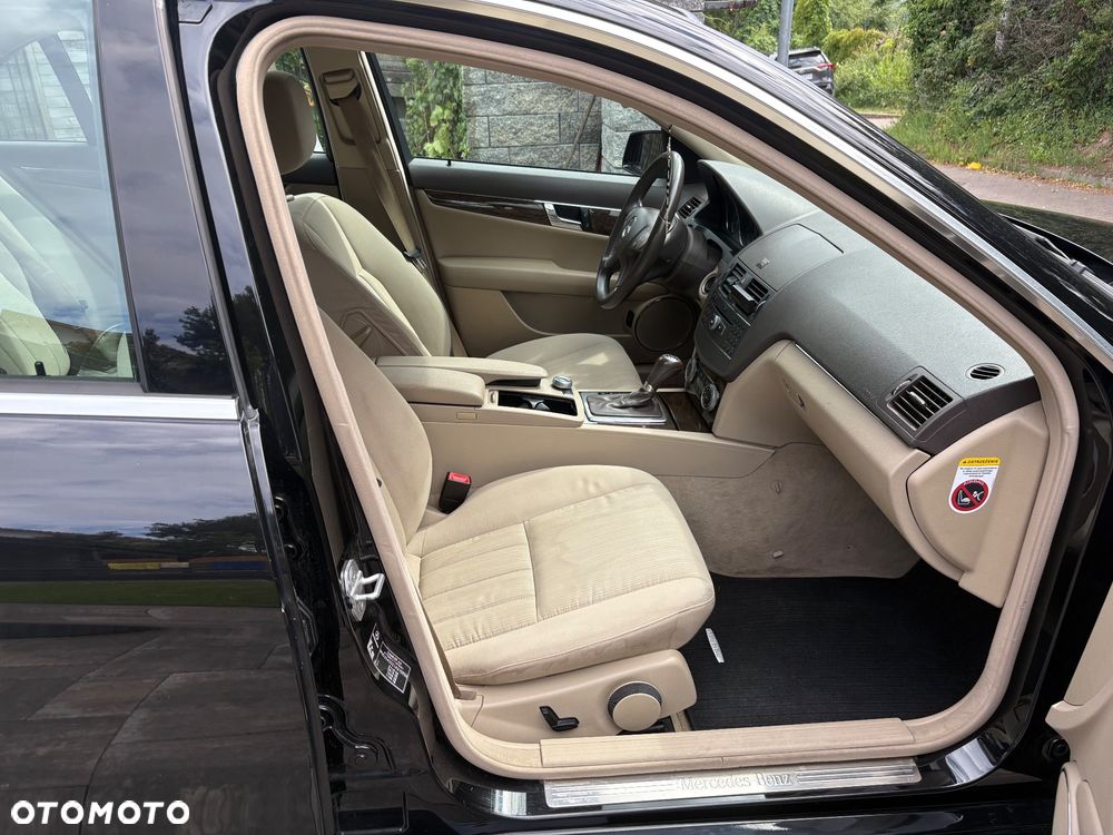 Mercedes-Benz Klasa C 220 CDI DPF Automatik BlueEFFICIENCY Elegance - 7