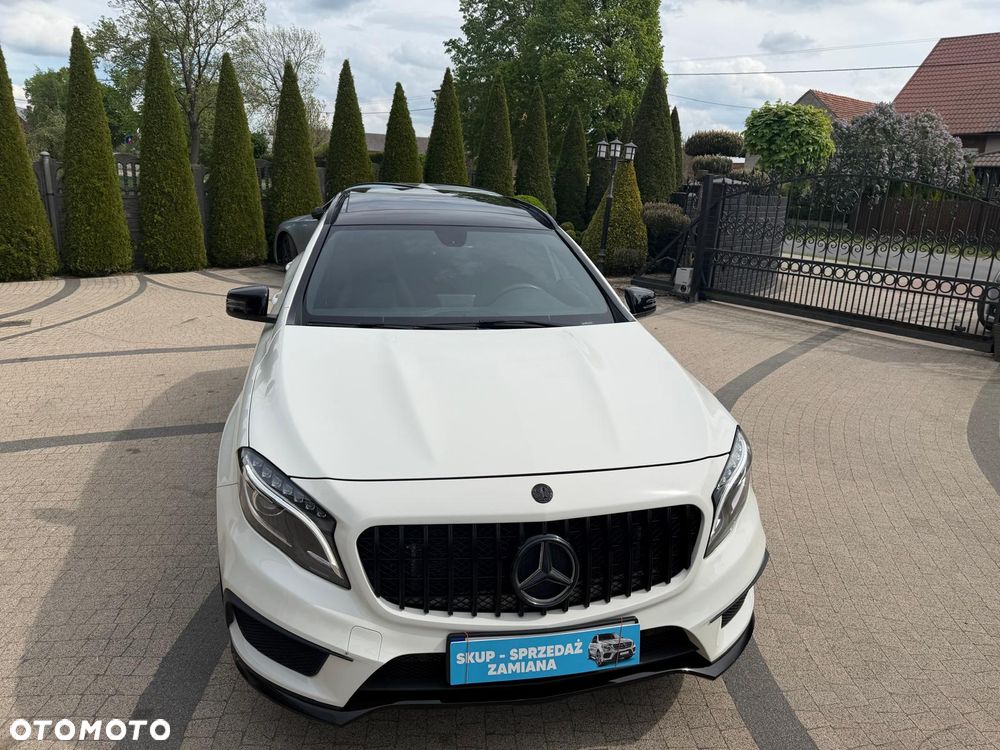 Mercedes-Benz GLA 45 AMG 4Matic 7G-DCT - 37