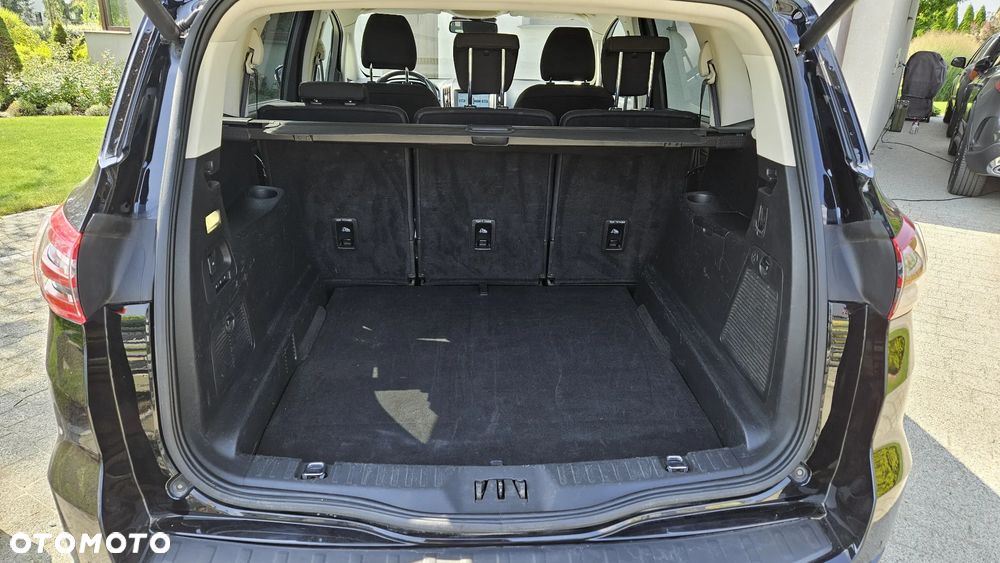 Ford S-Max - 16