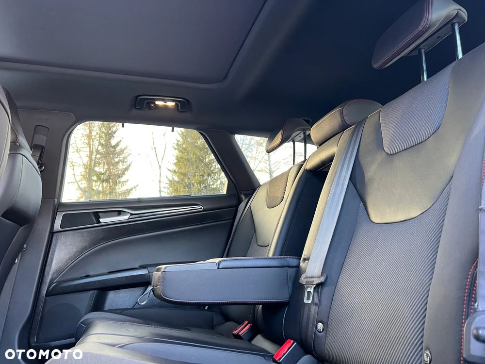 Ford Mondeo SW 2.0 EcoBoost S&S Autom ST-Line - 10