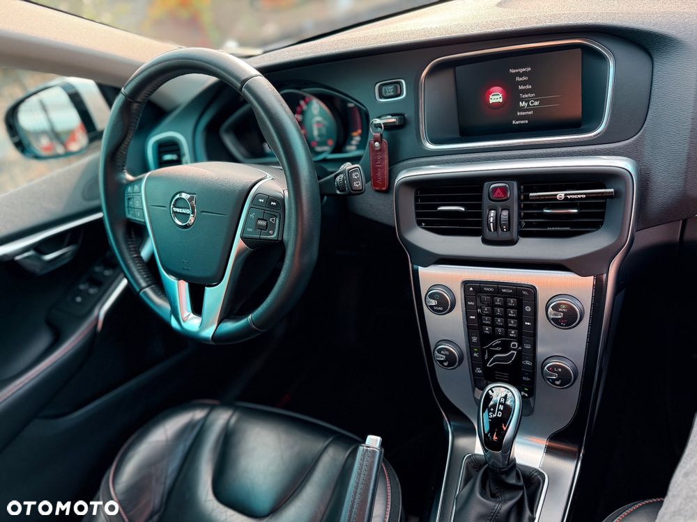 Volvo V40 Cross Country T3 Drive-E Ocean Race - 7