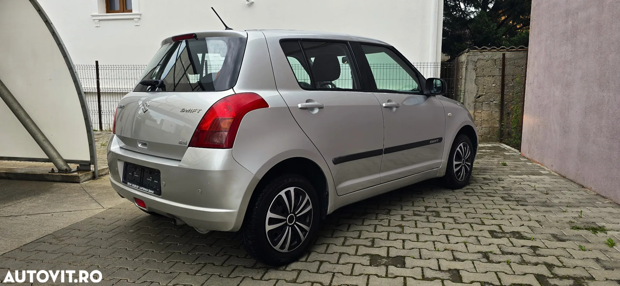 Suzuki Swift - 4