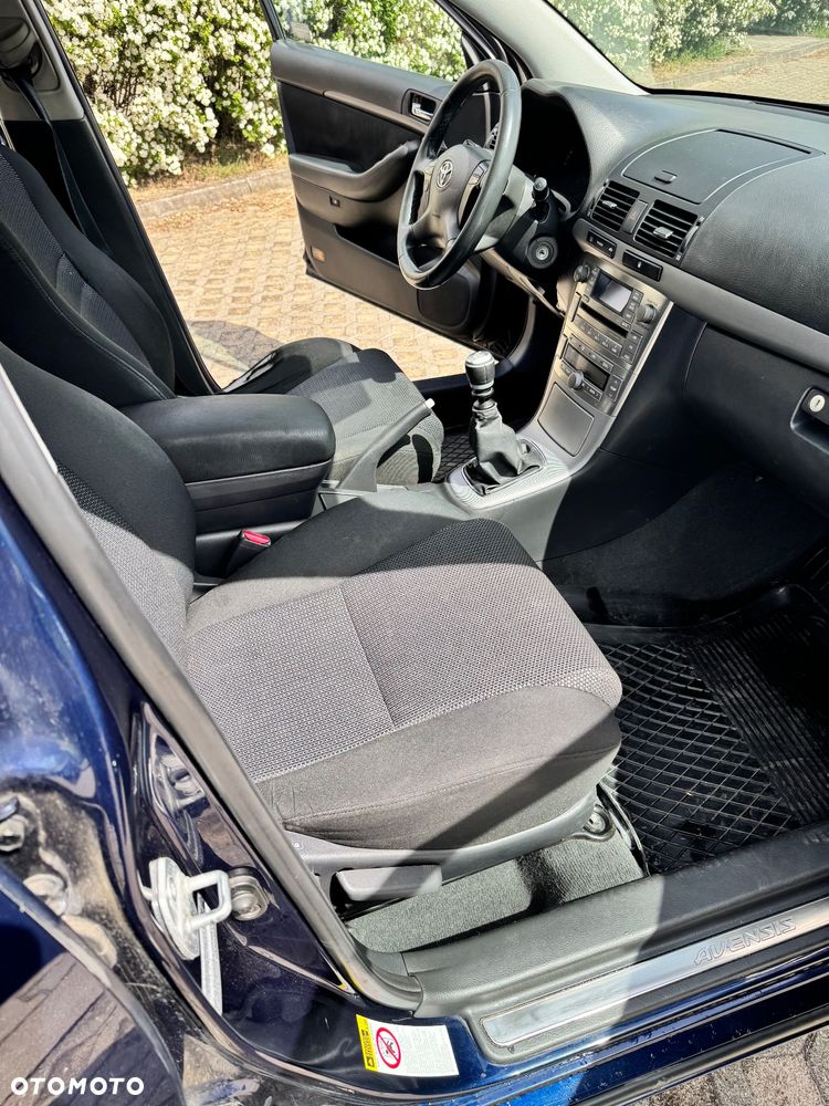 Toyota Avensis 2.0 D-4D Sol - 18