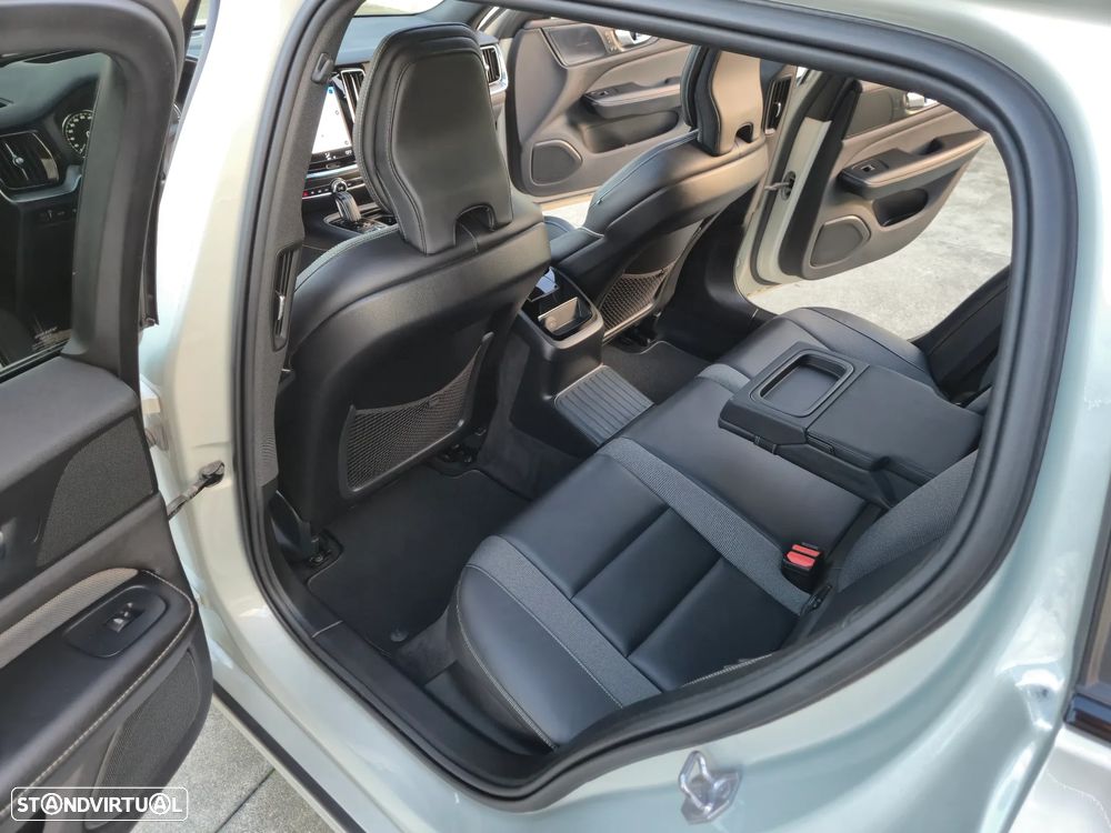 Volvo V60 2.0 T6 AWD TE R-Design - 43