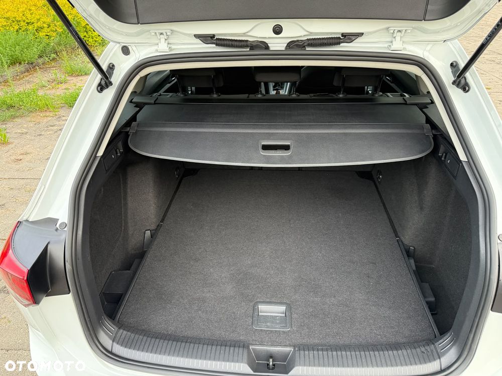 Volkswagen Golf 2.0 TDI Life - 36