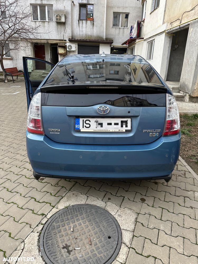 Toyota Prius (Hybrid) Luna - 2