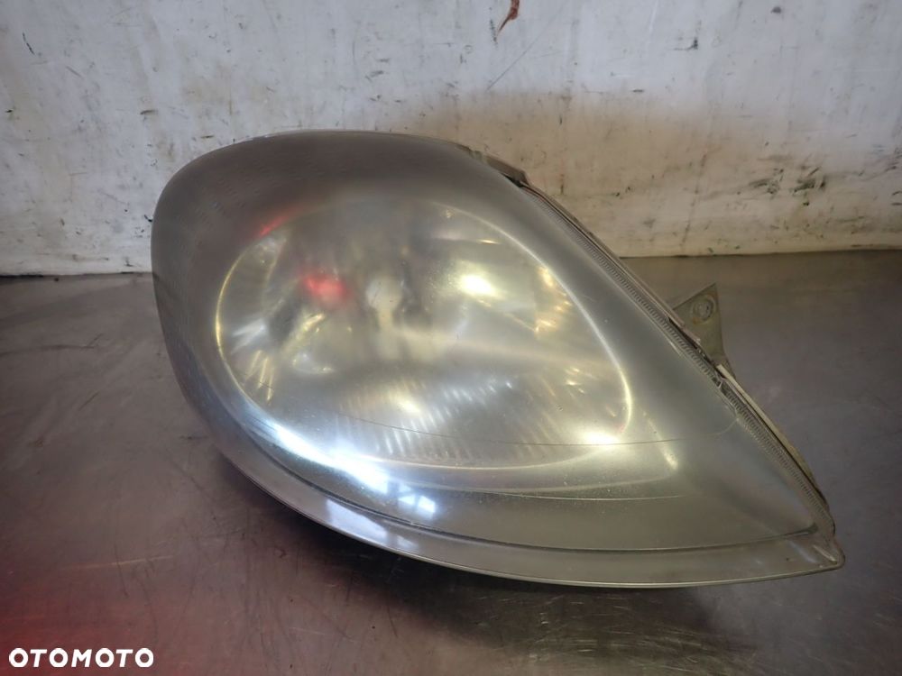 LAMPA PRAWA PRZEDNIA RENAULT TRAFIC II 1.9 - 1