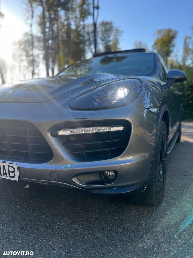 Porsche Cayenne - 6