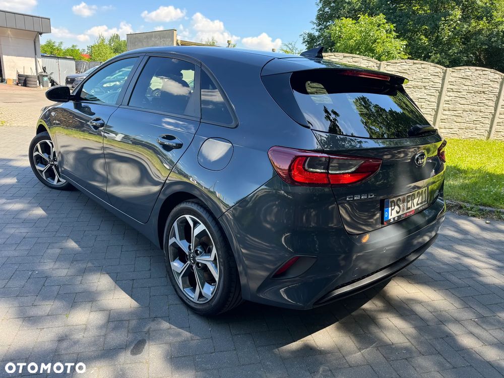 Kia Ceed - 12