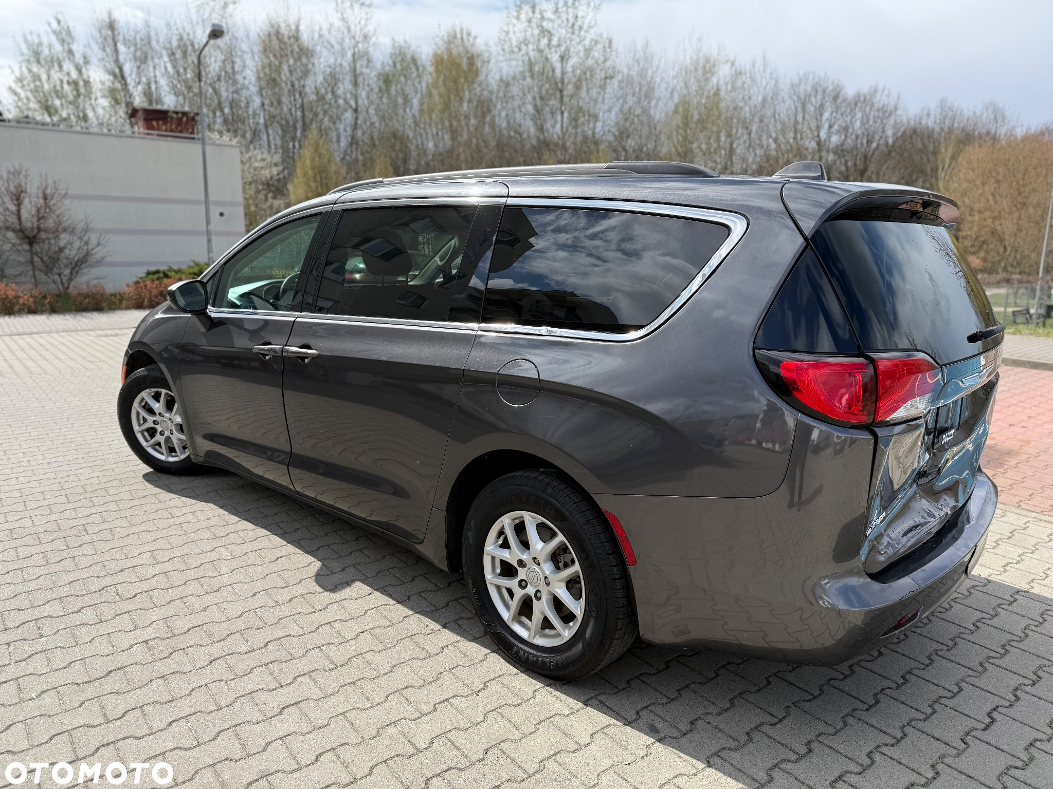 Chrysler Pacifica - 6