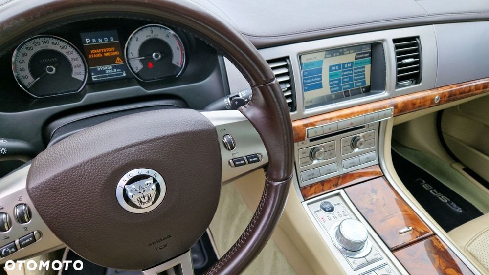 Jaguar XF 3.0 V6 Diesel Sportbrake - 12