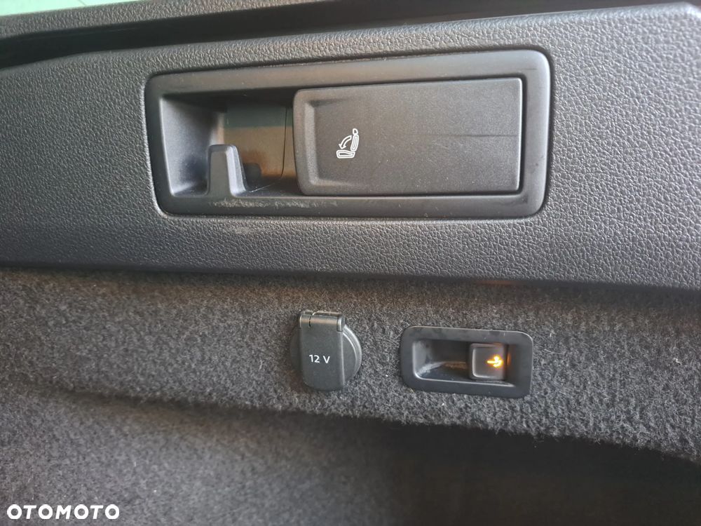 Volkswagen Passat Variant ver-variant-2-0-tdi-scr-comfortline - 28