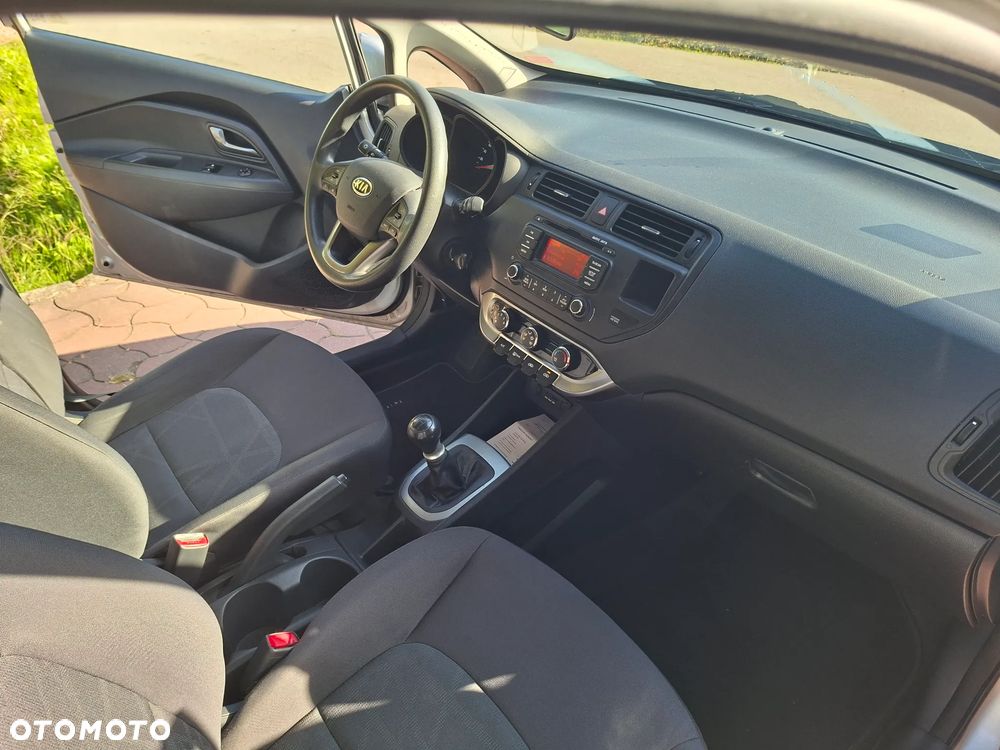 Kia Rio - 10