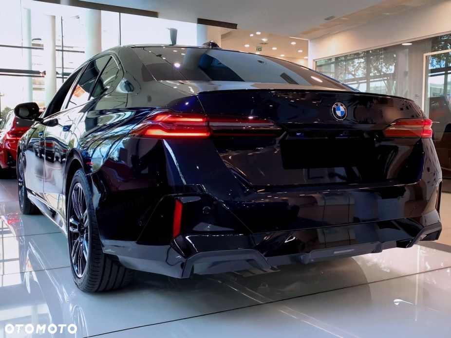 BMW Seria 5 520i mHEV M Sport - 2