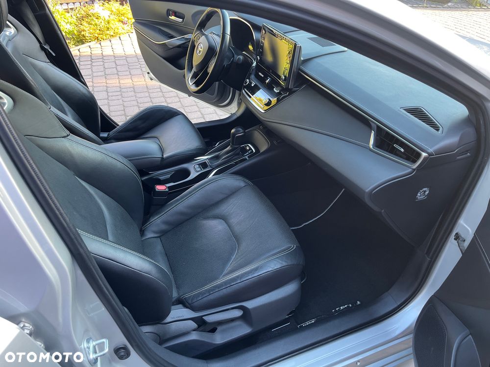 Toyota Corolla 2.0 Hybrid Executive - 19