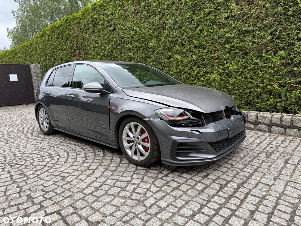 Volkswagen Golf - 30
