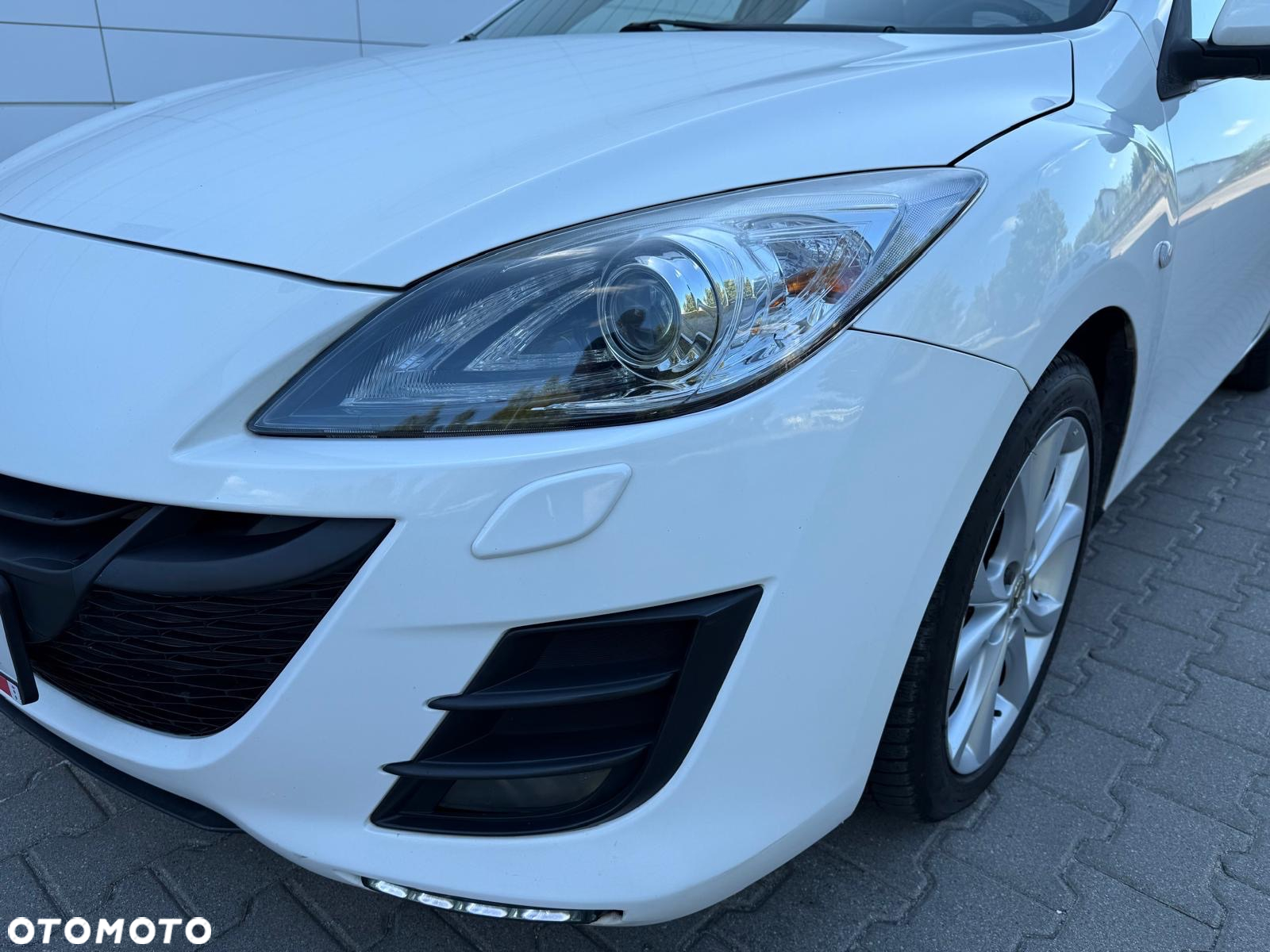Mazda 3 2.0 Exclusive + - 15