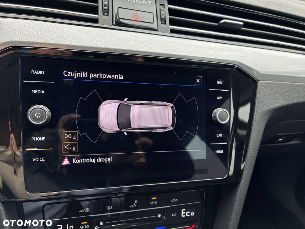 Volkswagen Passat - 27