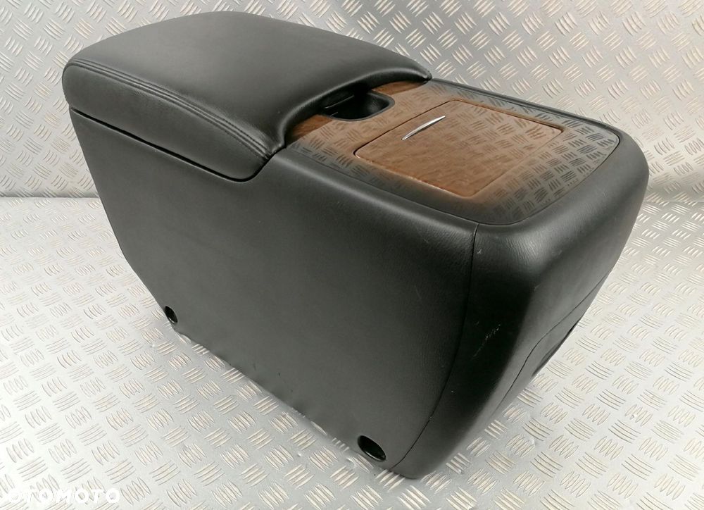 tunel środkowy schowek tapicerka INFINITI QX80 - 2