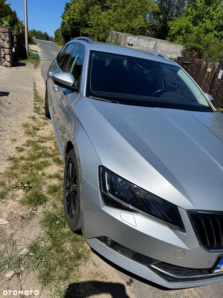 Skoda Superb 2.0 TDI SCR Style DSG - 2