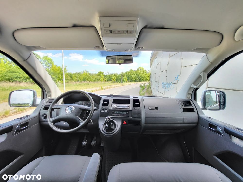 Volkswagen Caravelle - 12
